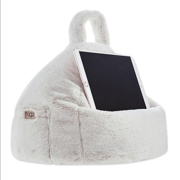 UGG Other - UGG Dawson Tipped Faux Fur Tablet Pouf in Oatmeal